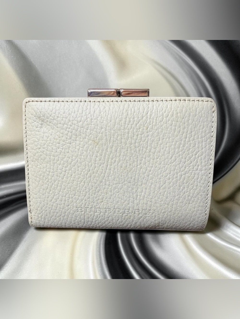 Burberry Kisslock Compact Pebbled Leather Off-White Wallet (A323)